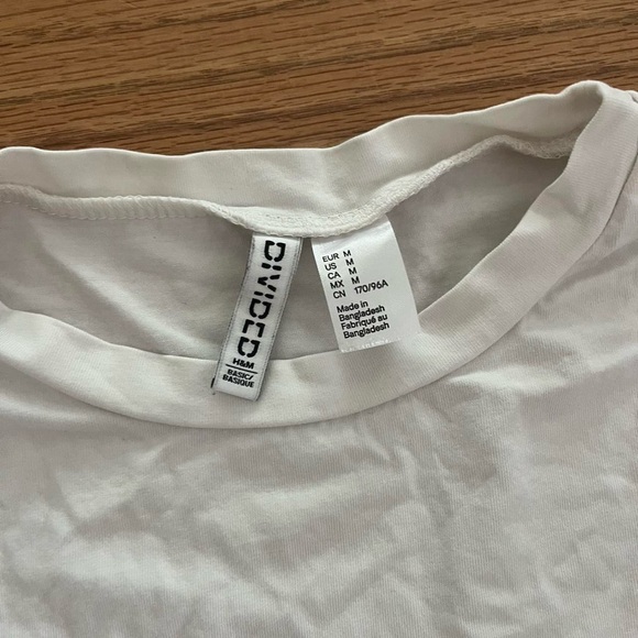 H&M tee bundle - Picture 2 of 10